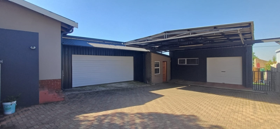 5 Bedroom Property for Sale in Morelig Free State